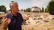 Reportage Caserne militaire Mellinet, Fouilles Archéologiques, Manoir de l'Eperonnière, désaffection, nouveau quartier urbain, logements, activités, services et équipements publics, Rue du général Buat, de la Mitrie et d'Aurelle de Paladines, versant méridional du plateau de Ligné, recherches historiques et archéologiques, centre ville historique de Nantes, église Saint-Donatien et chapelle Saint-Etienne, seigneurie de l'éperonnière, Jean Chauvin, chancelier du Duc François II de Bretagne, duc de Mercoeur, Famille Le Tourneu, domaine noble, prison, hôpital, bien national, Dames du Sacré Coeur de Jésus, éducation morale et religieuse, communauté, couvent de la congrégation du Sacré-Coeur, logis, tenues, vergers, vignes, jardins, prés, pâturages, terrains plantés, mares, étangs, Nantes