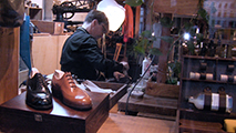 Bottier sur mesure, Chaussures Berlin, Cuir, Mode, Design, semelle cousue à la main de Qualité, Mathieu Cortin, Fidicin, Maßschuhe, Berlin, Schuhmacher Leder Handgearbeitet rahmengenähte Schuhe Hochwertige Qualität, Custommade shoe Handmade Lether, shoemaker, Goldberg Variation Bach Fidicin est un atelier de botterie artisanale sur mesure situé à Berlin. Réalisation à la main de chaussures de grande qualité à partir de très bons cuirs. Mathieu Cortin vous convie dans son atelier dans la Fidicinstr. 7 à Berlin. Fidicin bietet Ihnen handgemachte Maßschuhe feinster Machart und Qualität. Ob ein klassisches Modell, wie Derby, Oxford… oder ein Individuell für Sie entworfenes Modell, als Liebhaber, von Qualität und Design sind Sie bei mir richtig. Das Gespräch, gutes Material, handwerkliches Können und Zeit sind die Zutaten aus denen Ihre Schuhe entstehen. /Gerne empfange ich Sie bei mir im Laden und wir finden heraus welches Ihre Traumschuhe sind. Bottier sur mesure; Chaussures Berlin; Cuir; Mode; Design; semelle cousue à la main de Qualité; Mathieu Cortin; Fidicin; Maßschuhe; Berlin; Schuhmacher Leder Handgearbeitet rahmengenähte Schuhe Hochwertige Qualität; Custommade shoe Handmade Lether; shoemaker; Goldberg Variation Bach