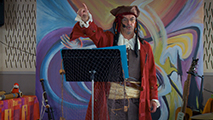 Michel Saoût alias Robin Subois - Job la crevette, spectacle pour petite enfance, enfant, captation, teaser, écologie, environnement, promotion artiste, audiovisuel.