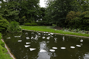 Johann Le Guillerm - Attraction, jardin des plantes, cirque, grand prix national du cirque, équilibre, forme, points de vue, mouvements, impermanence, objets, spectacle, sculptures, performance, espace public, practicien des points de vues, Nantes - 2019