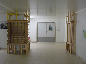 Du vide entre les paumes, Pascal Jounier Trémelo, 280 poignées de mains, Triballat Noyal, site de la verrière, Noyal sur Vilaine, terre chamottée, photographies.